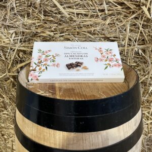 Chocolate with Whole Almonds 50% Cacao Simón Coll